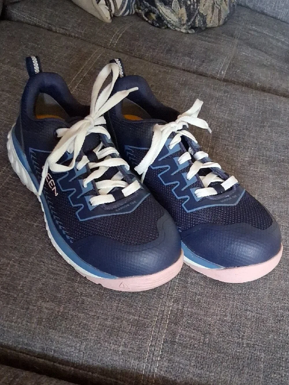 EUC Size 7M Keen Blue Utility Shoes